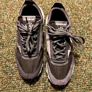 Reebok Classic Leather Legacy Black Grey (W)